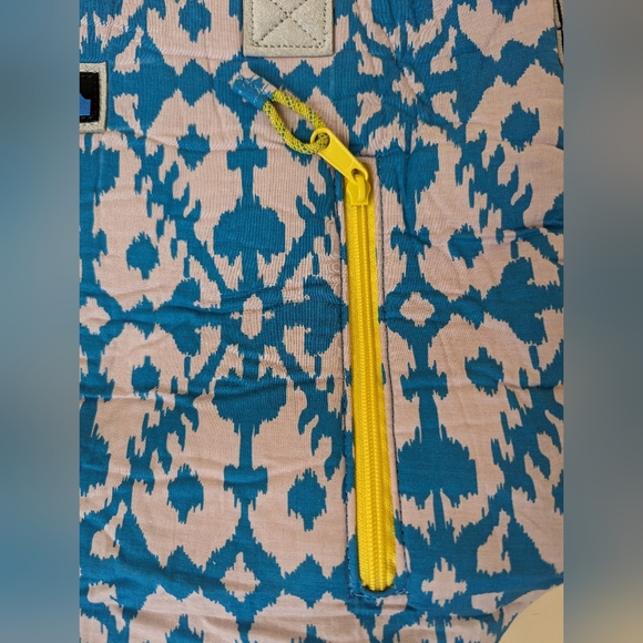 KAVU Barbs Bag Crossbody Bag Padded Travel Purse - Picture 8 of 12